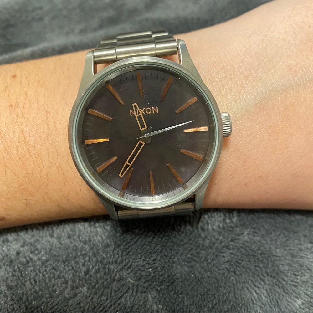 nixon sentry stainless steel 38mm (women’s watch)